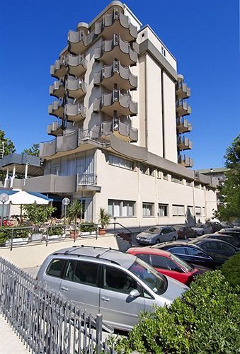 Grifone Hotel 3*